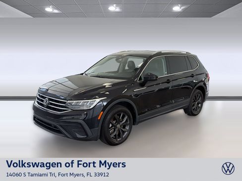 Used 2024 Volkswagen Tiguan SE FWD image 1