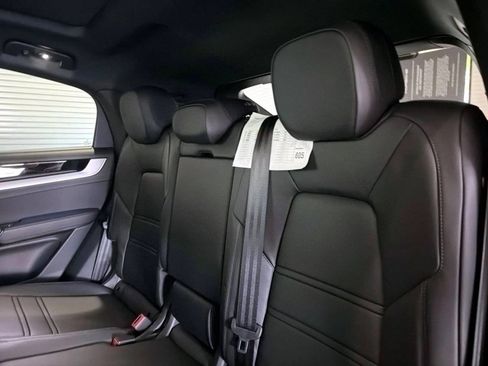 Certified 2026 Porsche Cayenne Coupe AWD/4WD image 44