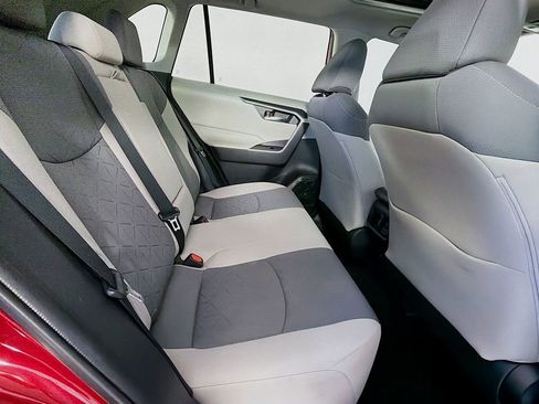 Used 2021 Toyota RAV4 XLE w/ Convenience Package FWD image 26
