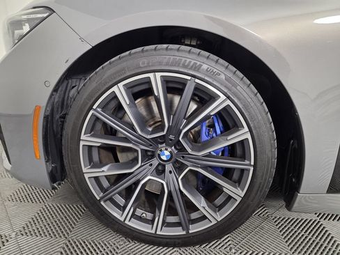 Used 2022 BMW 740i w/ M Sport Package RWD image 8