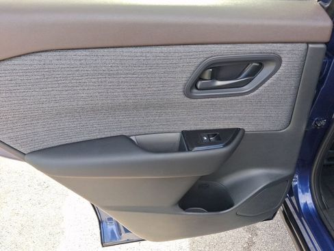 Certified 2023 Nissan Rogue S image 11