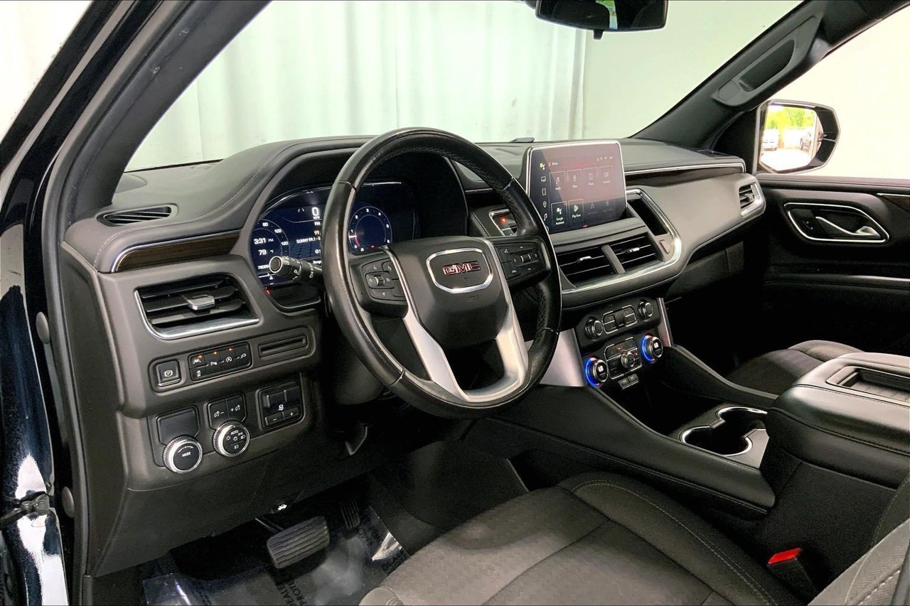 Used 2022 GMC Yukon XL SLE w/ Gmc Pro Safety Plus Package RWD image 14