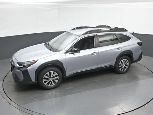 Used 2023 Subaru Outback Premium AWD/4WD image 36