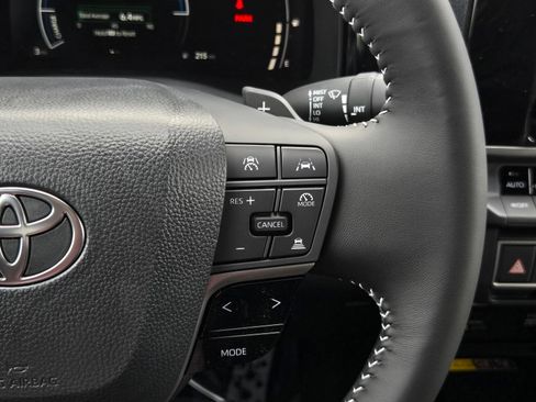 Used 2026 Toyota Camry SE FWD image 19