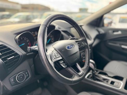 Used 2019 Ford Escape SE FWD image 10