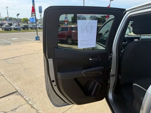Used 2026 Chevrolet Colorado LT AWD/4WD image 14