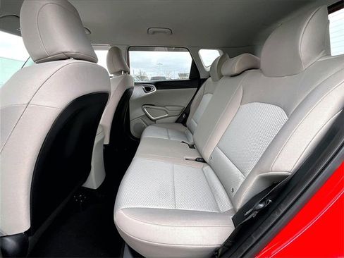 Used 2022 Kia Soul LX image 14