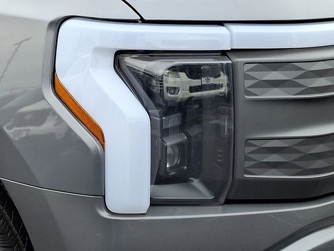 Used 2024 Ford F150 Lightning Lariat image 9