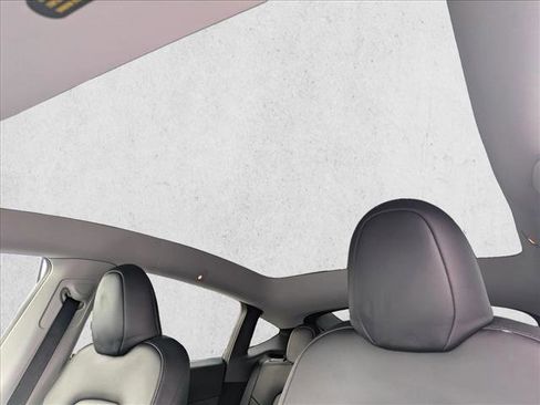 Used 2023 Tesla Model Y Long Range image 16