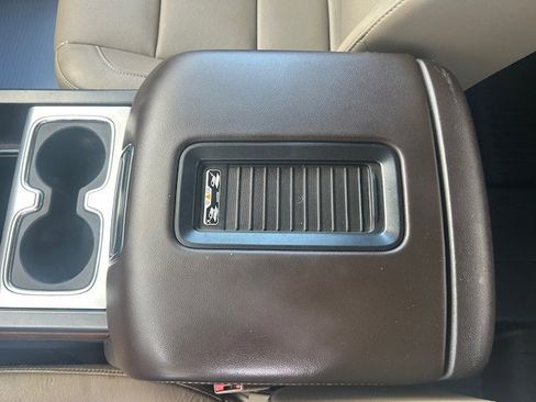 Used 2019 GMC Sierra 2500 SLT w/ Duramax Plus Package AWD/4WD image 19