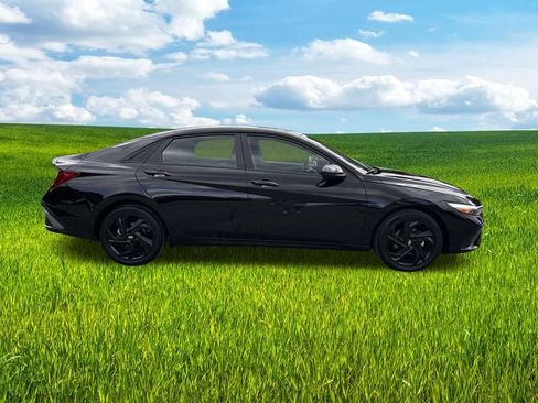 Used 2025 Hyundai Elantra Sport w/ Cargo Package image 7