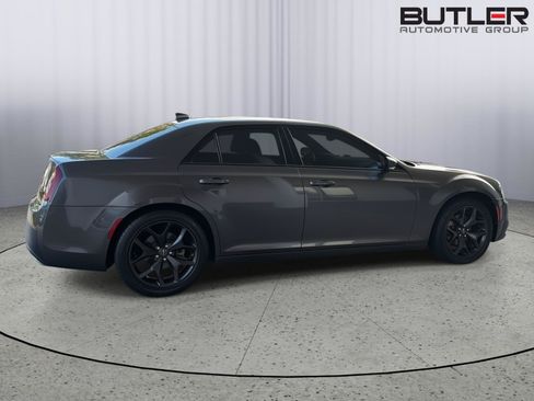 Used 2022 Chrysler 300 S RWD image 7