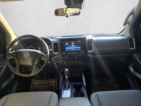 Used 2022 Nissan Frontier SV image 14