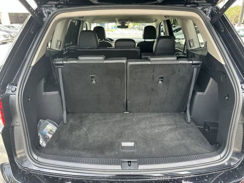Used 2025 Volkswagen Atlas SE image 21
