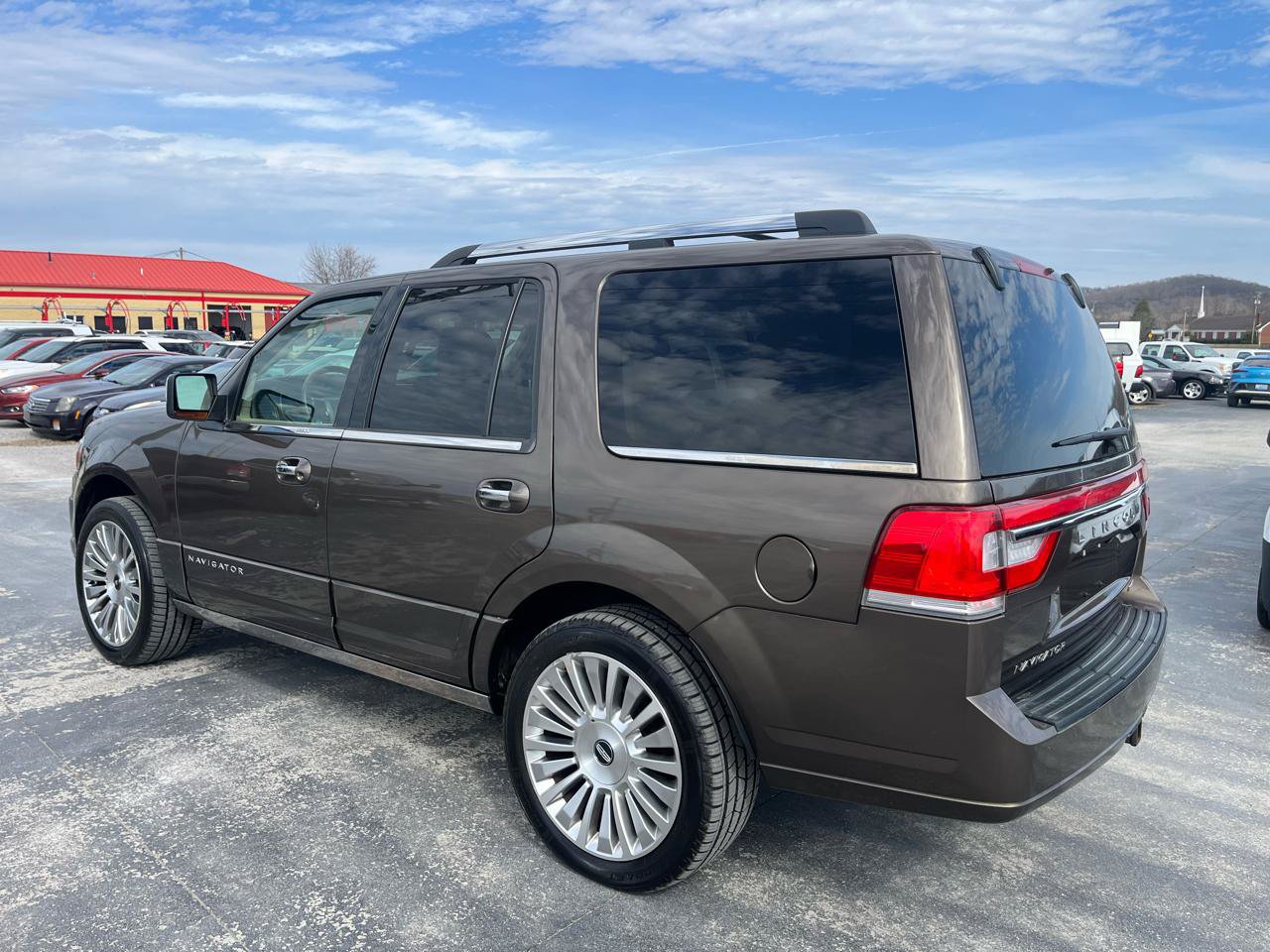 Used 2015 Lincoln Navigator 4WD w/ Equipment Group 101A Reserve image 5