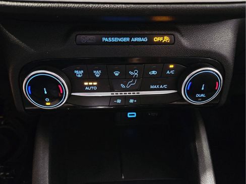 Used 2022 Ford Escape SE w/ Convenience Package FWD image 28