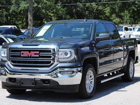 Used 2018 GMC Sierra 1500 SLE w/ SLE Value Package AWD/4WD image 3