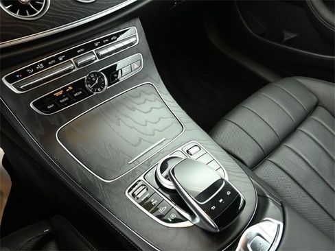 Used 2020 Mercedes-Benz E 450 4MATIC Cabriolet image 18