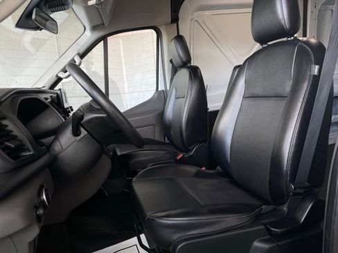 Used 2022 Ford Transit 150 Medium Roof image 13