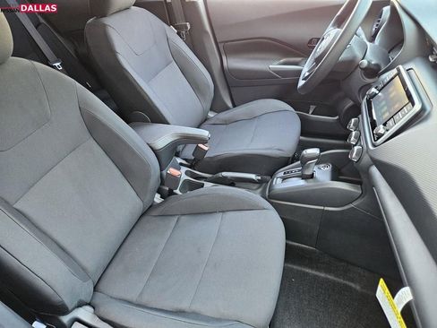 New 2025 Nissan Kicks Play S image 11