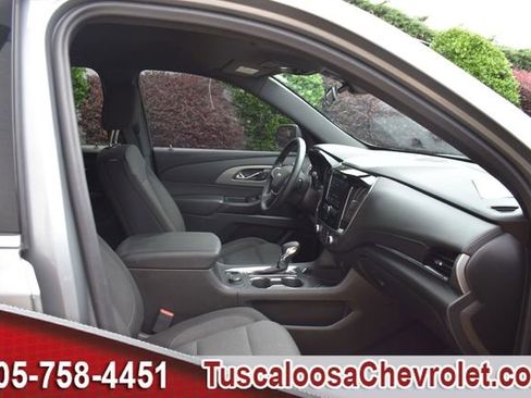 Used 2023 Chevrolet Traverse LT FWD image 25