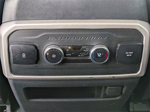 Used 2024 Ford Expedition XLT image 17