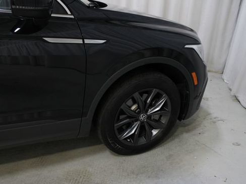 Used 2024 Volkswagen Tiguan SE AWD/4WD image 37