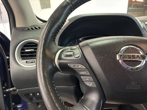 Used 2020 Nissan Pathfinder SL AWD/4WD image 12