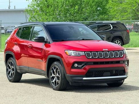 Certified 2025 Jeep Compass Limited AWD/4WD image 2