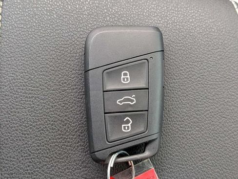 Used 2025 Volkswagen Taos S FWD image 28
