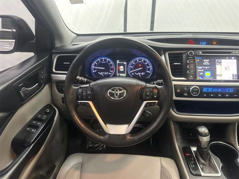 Used 2019 Toyota Highlander Limited Platinum image 26