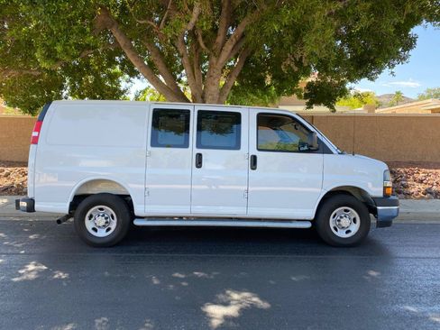 Used 2025 Chevrolet Express 2500 w/ Driver Convenience Package RWD image 4