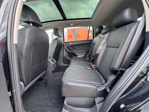 Used 2022 Volkswagen Tiguan SE AWD/4WD image 13