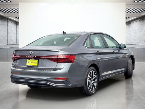 New 2026 Volkswagen Jetta SE FWD image 6