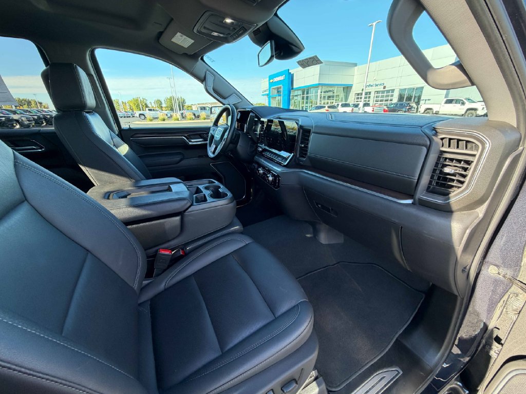 Used 2025 GMC Sierra 1500 SLT AWD/4WD image 25