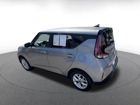 Used 2025 Kia Soul LX w/ LX Technology Package image 10