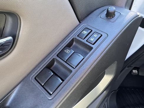 Used 2023 Nissan Frontier SV w/ SV Convenience Package image 14