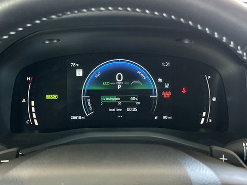 Used 2025 Toyota Camry SE FWD image 21