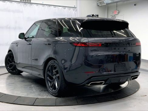 Used 2024 Land Rover Range Rover Sport Dynamic SE image 3