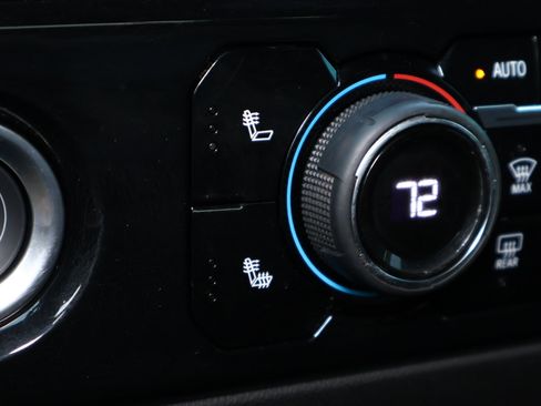 Used 2024 Chevrolet Silverado 1500 LT RWD image 5