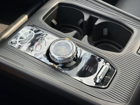 New 2026 Jeep Cherokee Overland AWD/4WD image 19