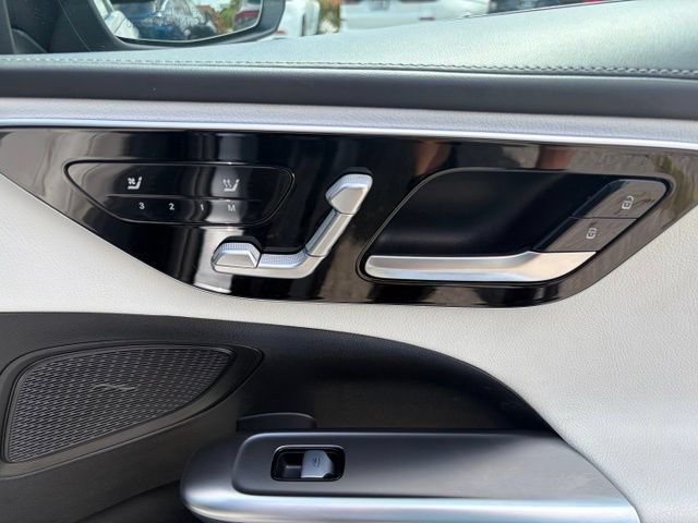 Used 2022 Mercedes-Benz C 300 Sedan image 41