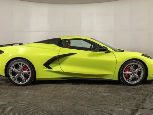 Used 2021 Chevrolet Corvette Stingray w/ Z51 Performance Package image 15