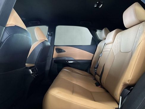 Used 2025 Lexus RX 350 FWD w/ Technology Package image 23