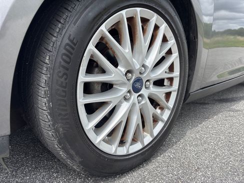 Used 2012 Ford Focus SEL FWD image 6
