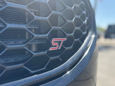 Used 2019 Ford Edge ST w/ Equipment Group 401A AWD/4WD image 17