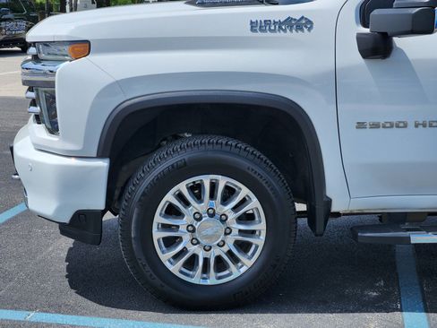 Used 2020 Chevrolet Silverado 2500 High Country w/ Technology Package AWD/4WD image 27