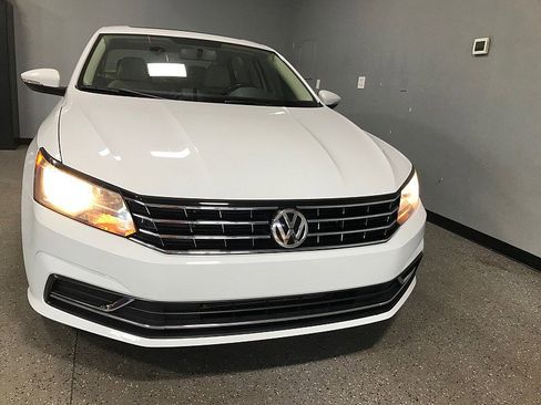Used 2018 Volkswagen Passat 2.0T SE FWD image 8