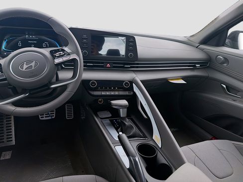 New 2026 Hyundai Elantra Sport FWD image 17