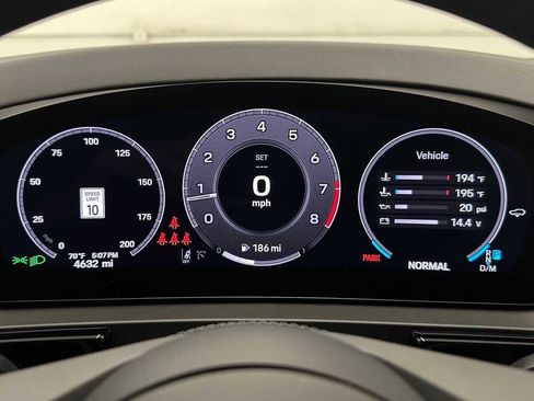 Used 2025 Porsche Cayenne GTS image 27